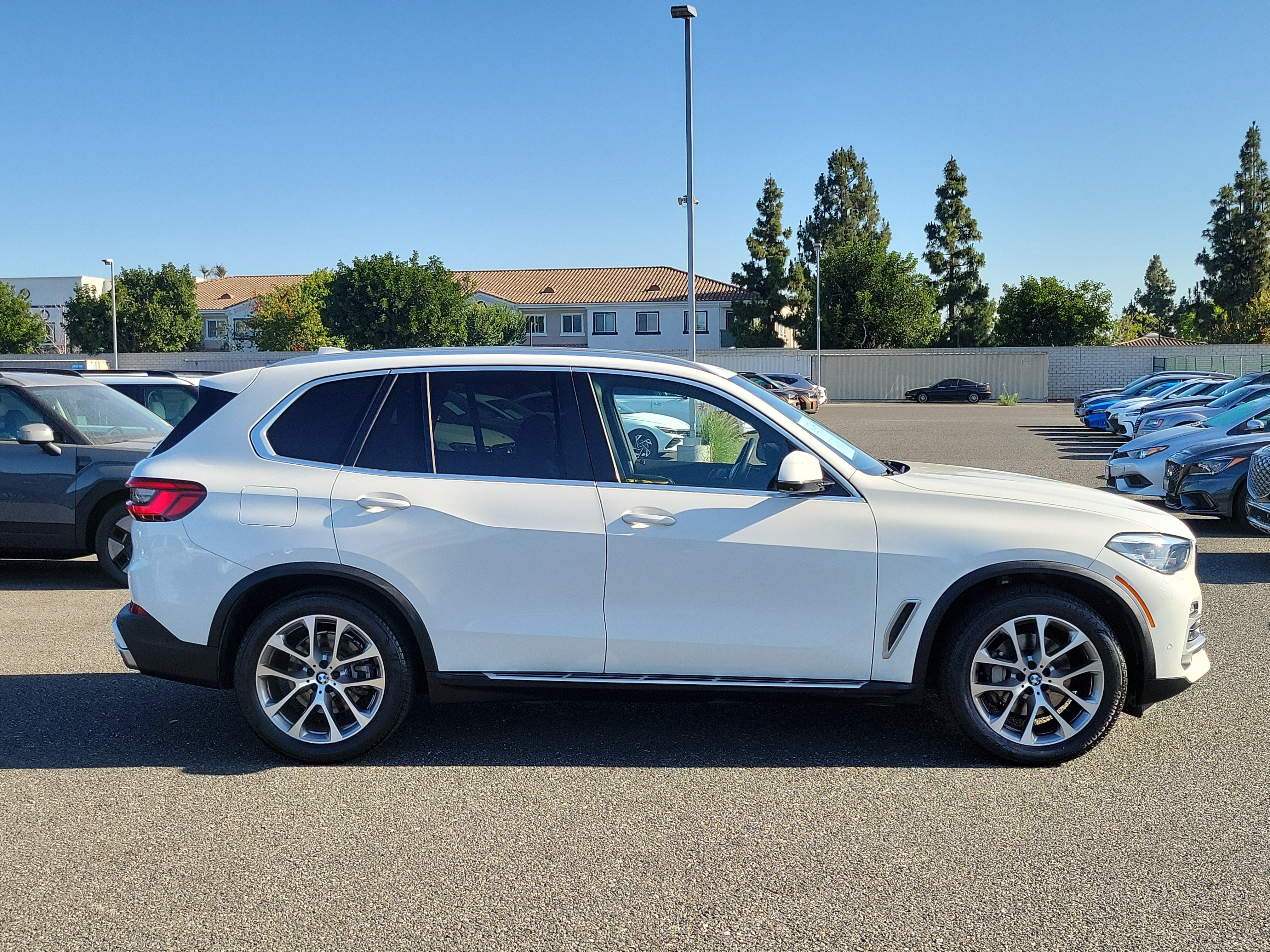 Used 2019 Alpine White BMW xDrive40i image 5