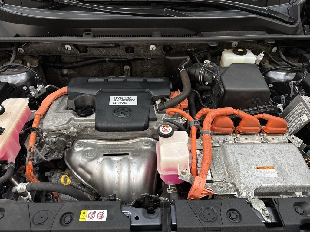 Used 2018 Magnetic Gray Metallic Toyota SE image 33