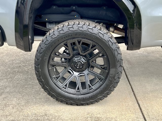 New 2026 Sterling Metallic GMC AT4 image 36
