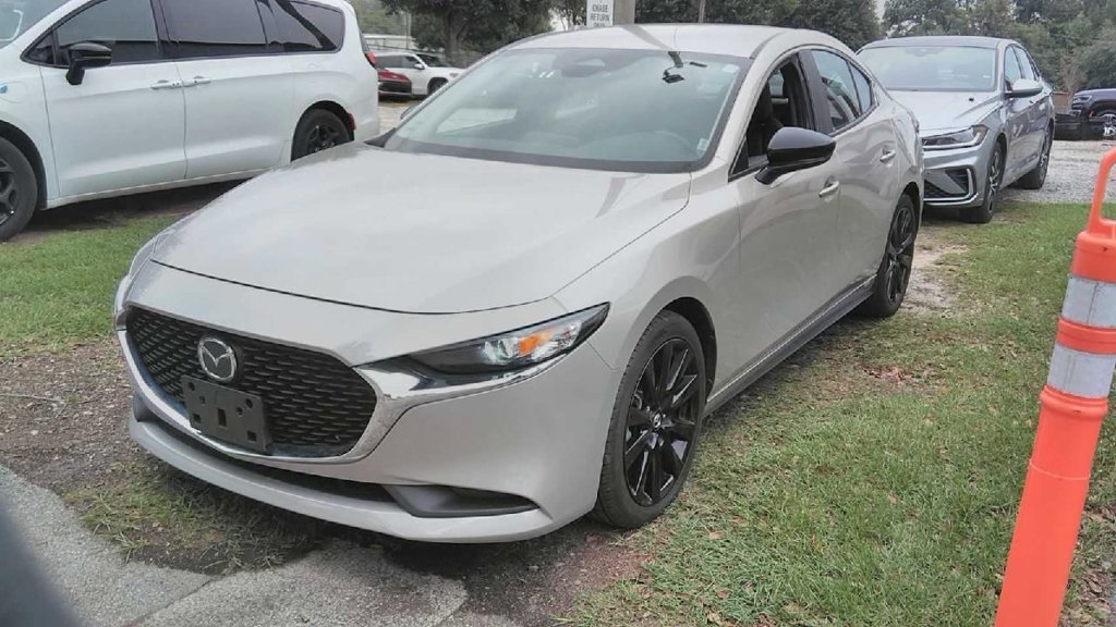 Used 2024 White Mazda 2.5 S Select Sport image 1