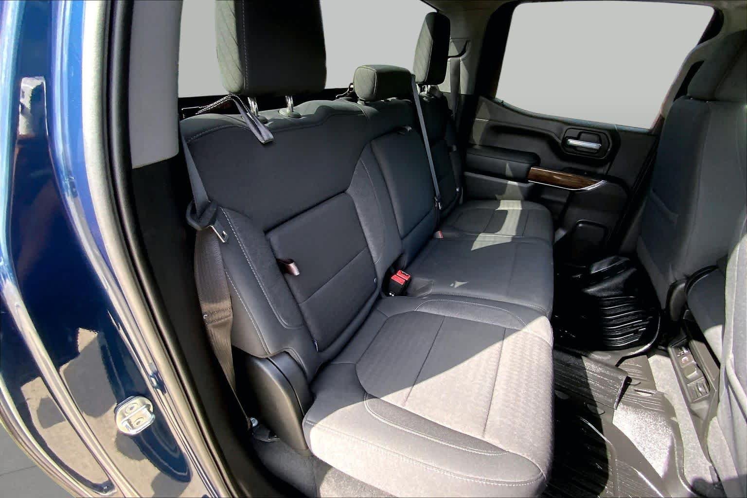 Used 2021 Pacific Blue Metallic GMC Elevation image 19