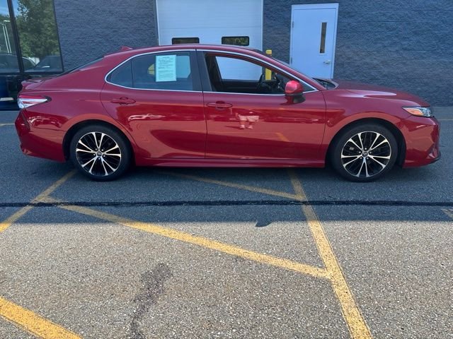 Used 2020 Red Toyota SE image 4