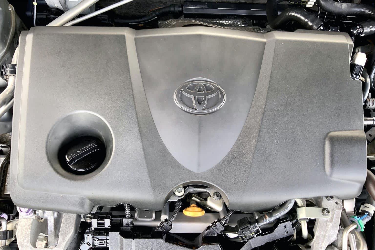 Used 2018 Celestial Silver Metallic Toyota SE image 32