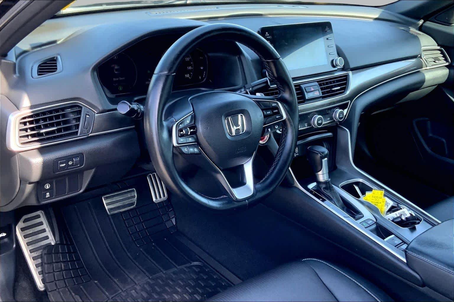 Used 2018  Honda Sport 1.5T image 16