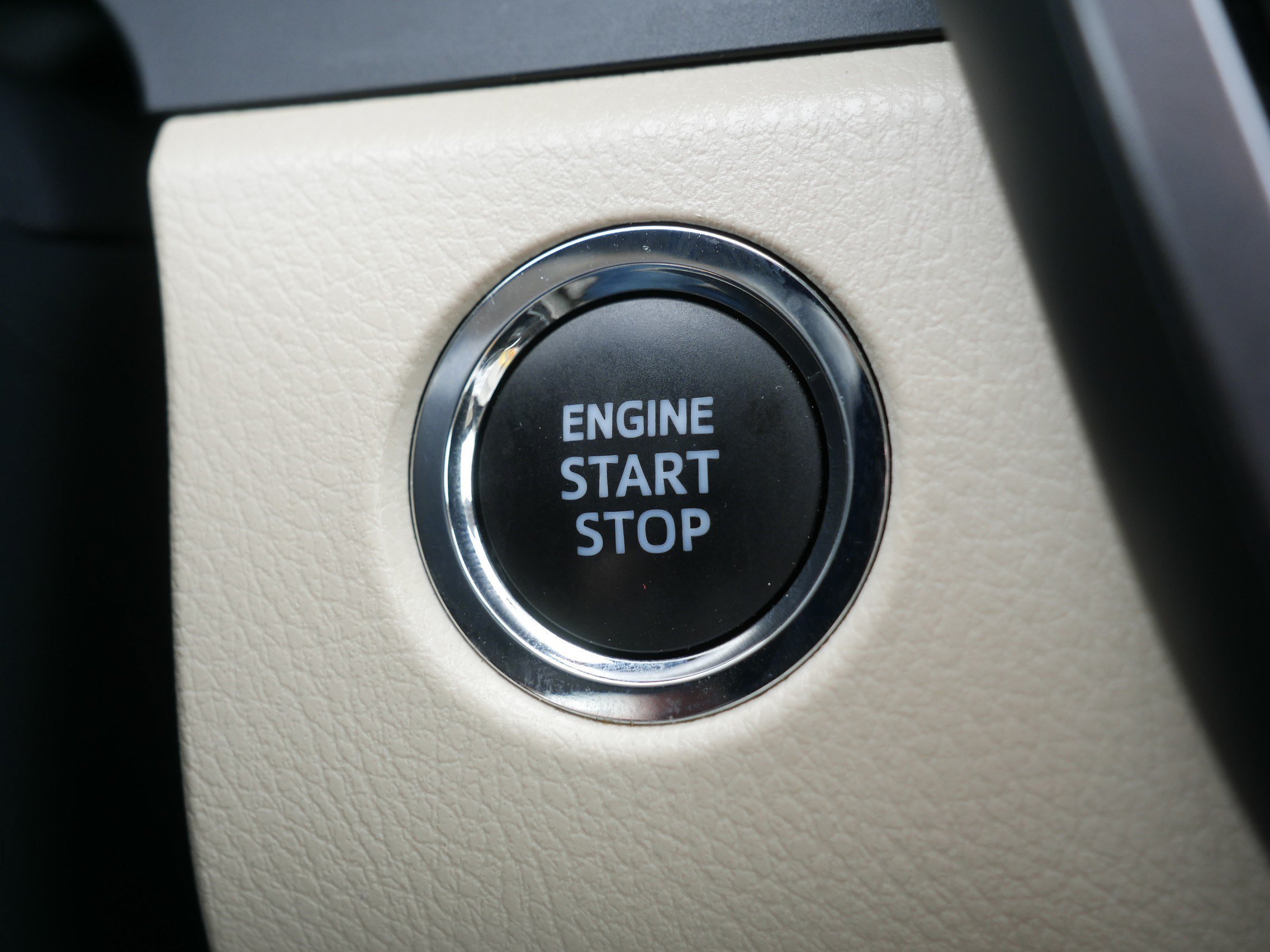 Used 2023 Wind Chill Pearl Toyota XLE image 29