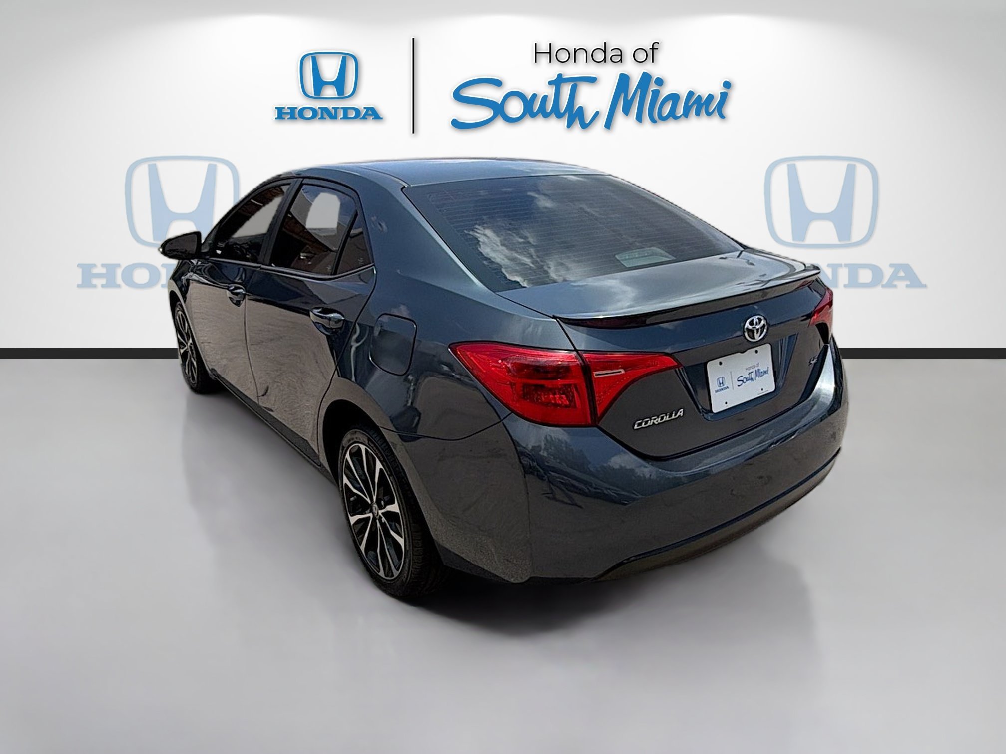 Used 2019 Slate Metallic Toyota SE image 5