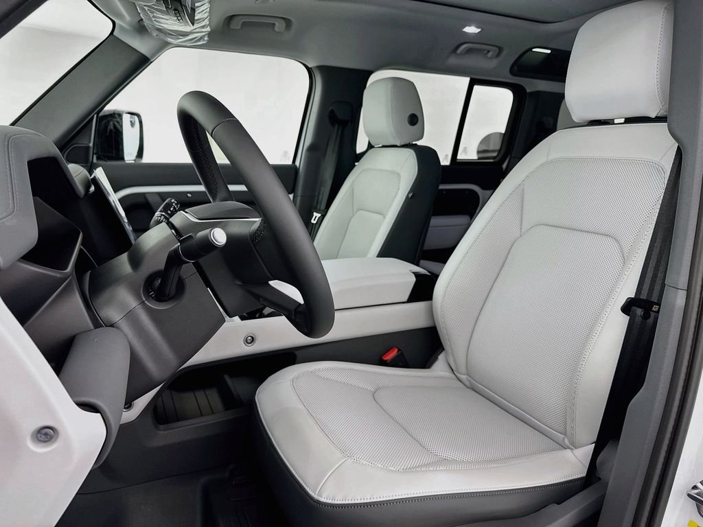 New 2026 Fuji White Land Rover X-Dynamic SE image 21