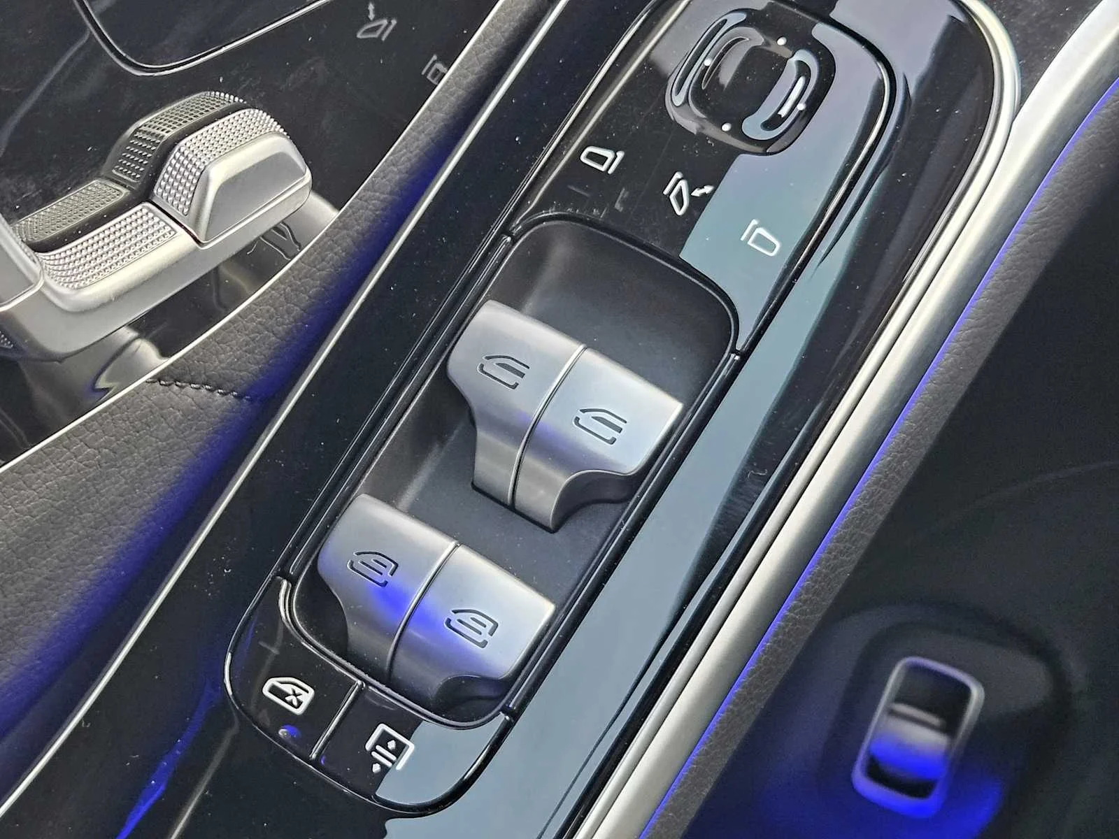 Used 2024 Obsidian Black Metallic Mercedes-Benz S 500 image 18