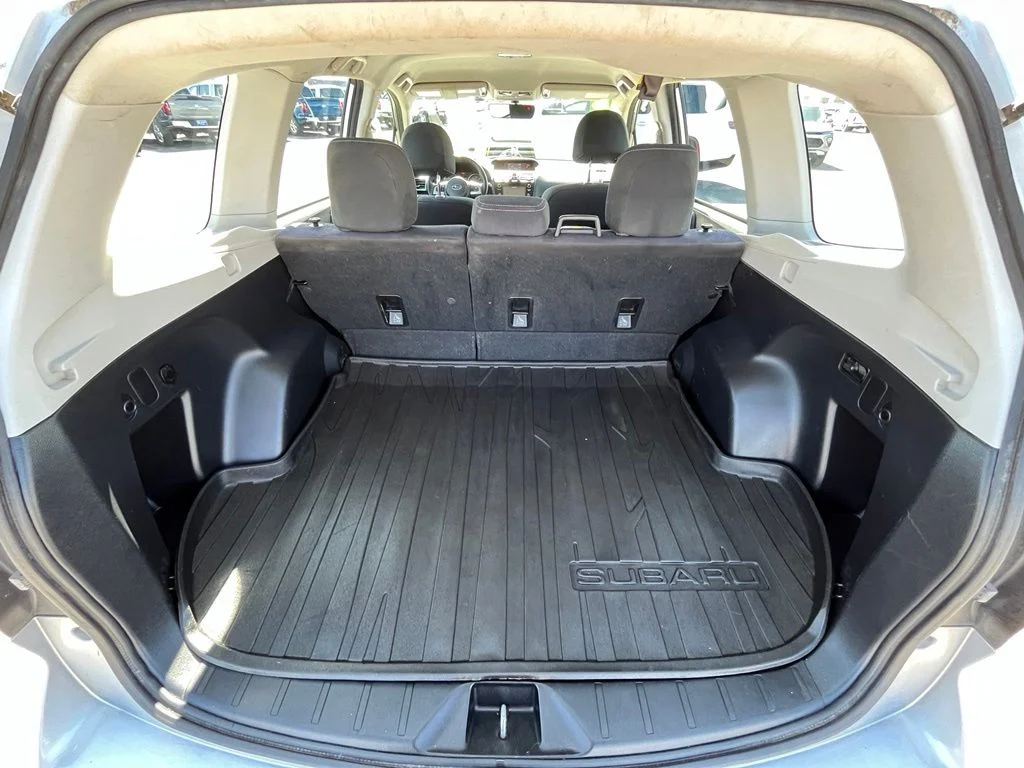 Used 2018 Silver Subaru 2.5i image 17
