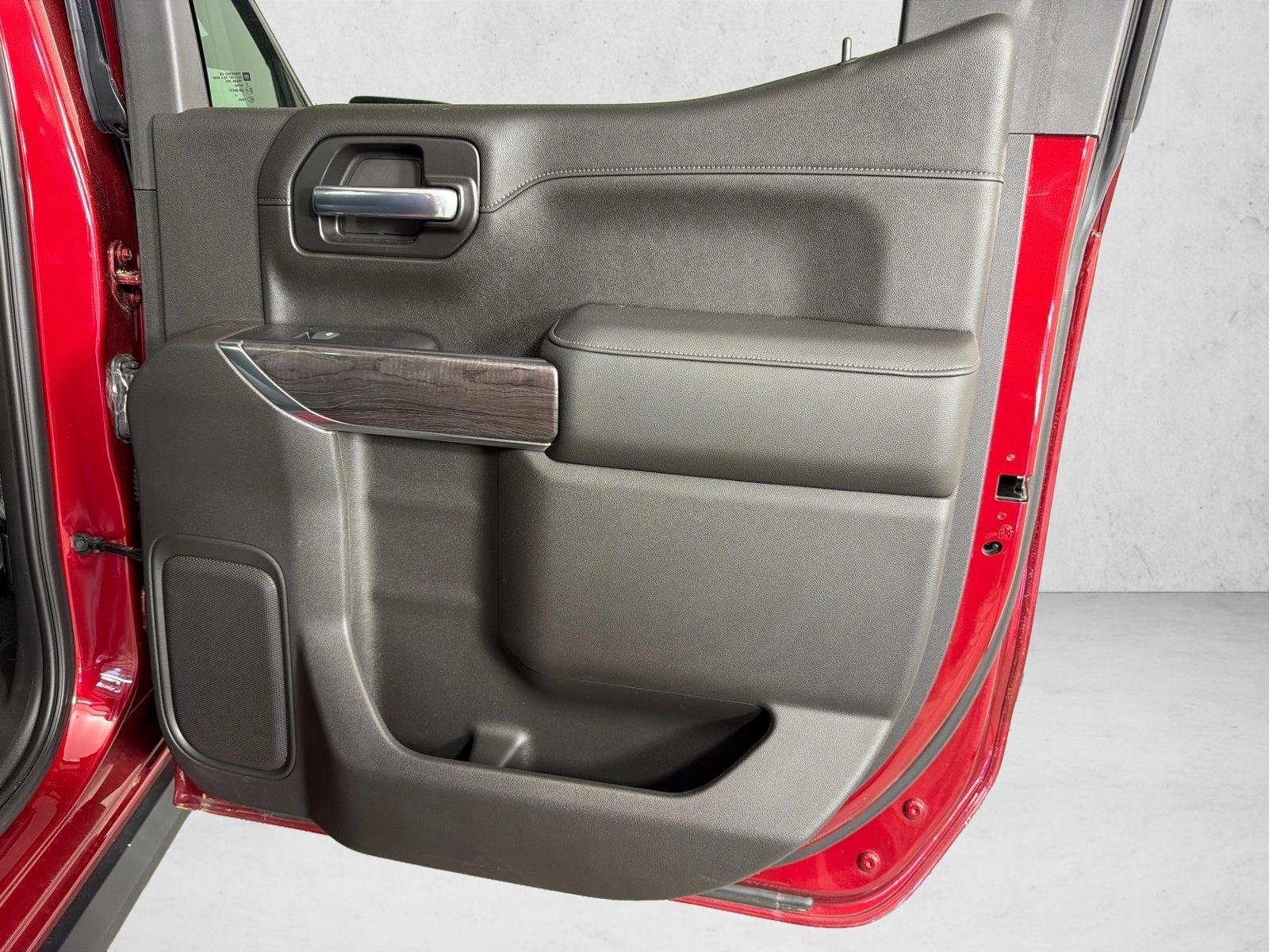 Used 2019 Cajun Red Tintcoat Chevrolet LTZ image 16