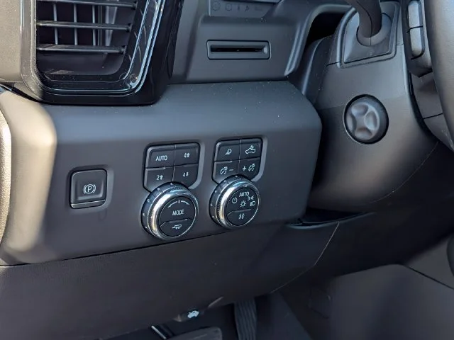 Used 2023 White GMC AT4 image 17