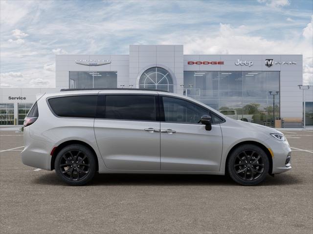 New 2026 Silver Mist Clear-Coat Exterior Paint Chrysler Select image 47
