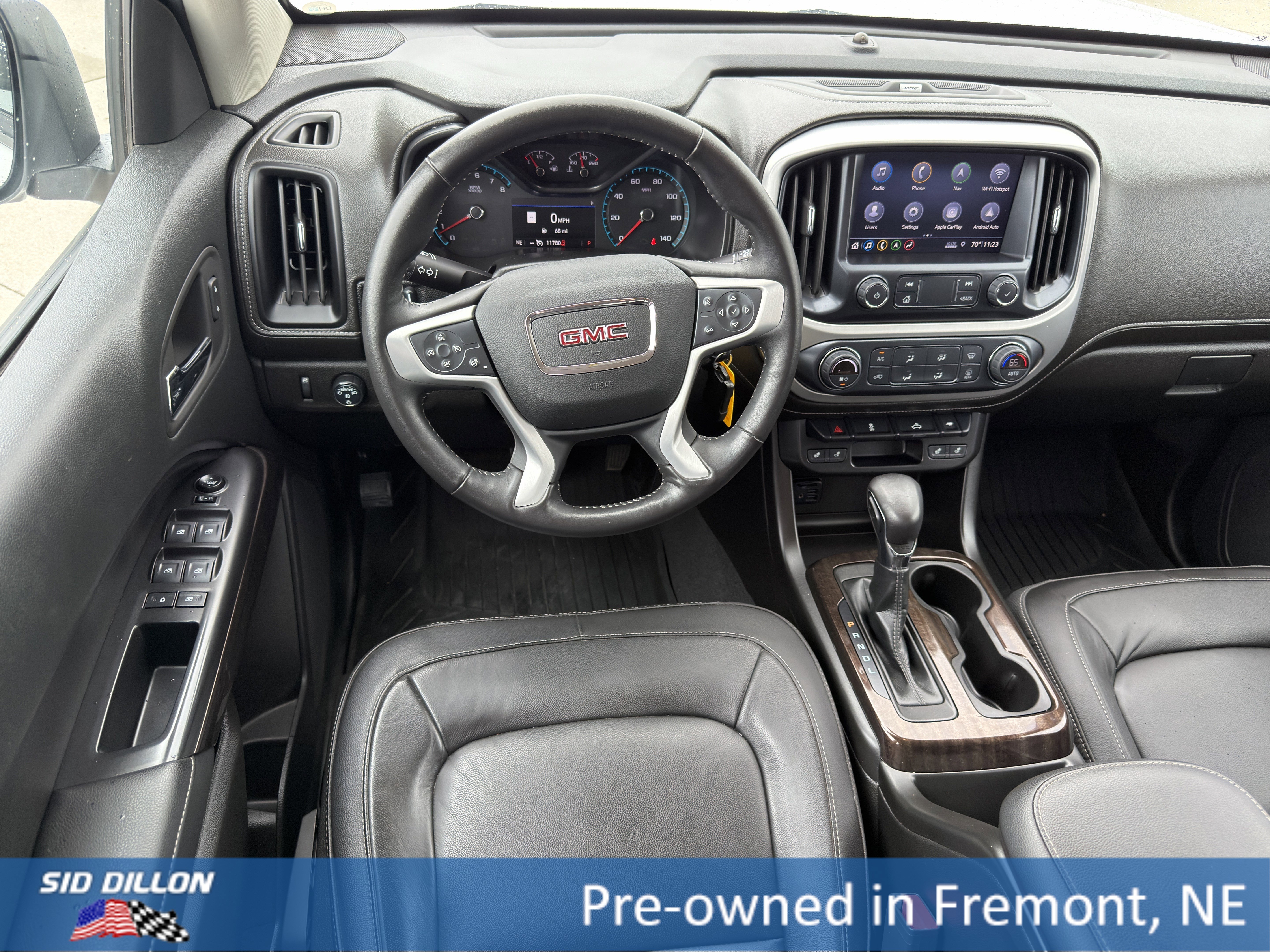 Used 2022 Summit White GMC 4WD Elevation image 9