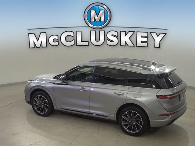 Used 2023 Silver Lincoln Grand Touring image 28