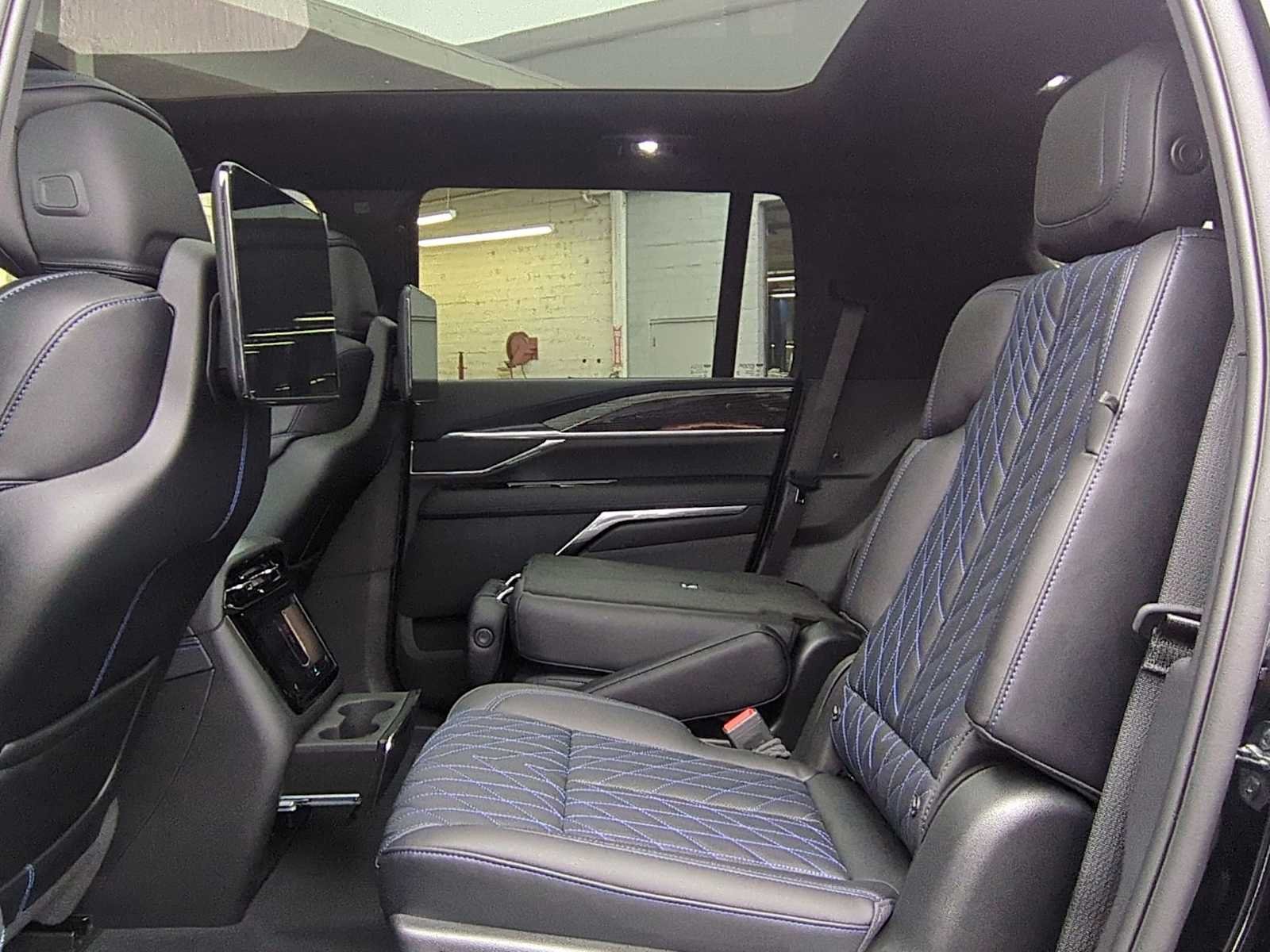 2026 Cadillac Escalade IQL Sport - Photo 24