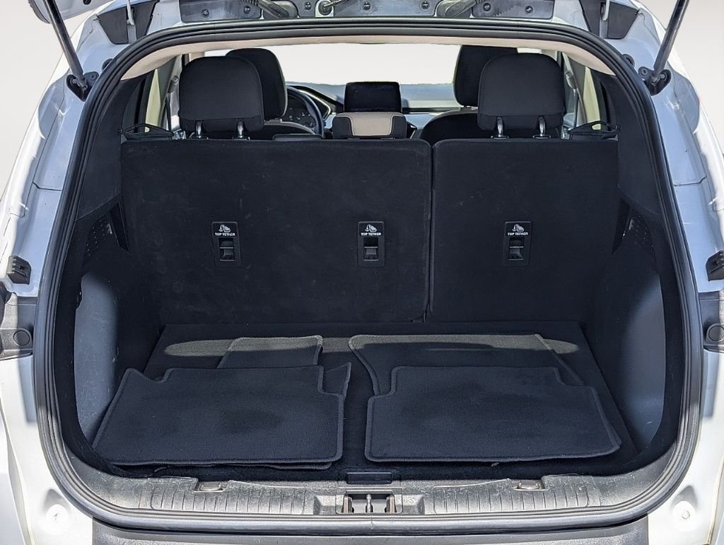 Used 2020 Oxford White Ford SE image 14
