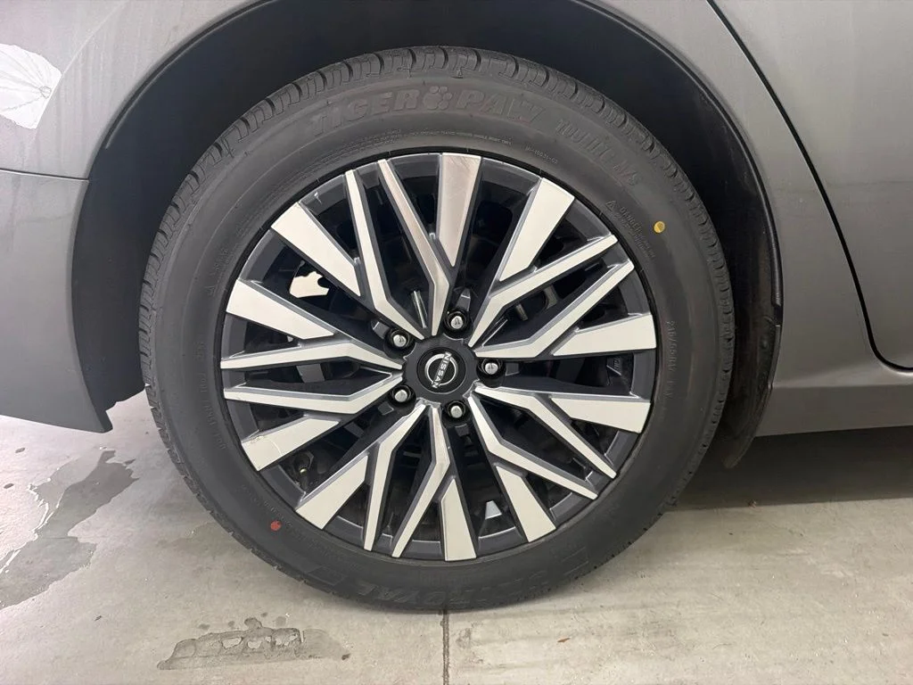 Used 2025 Gun Metallic Nissan 2.5 SV image 12