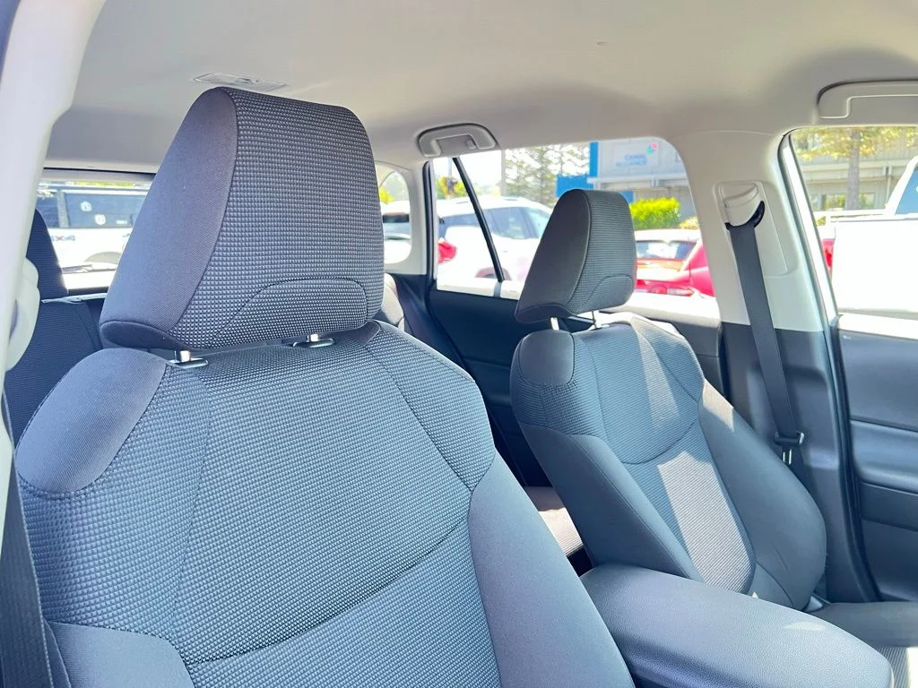 Used 2020 Silver Toyota LE image 19