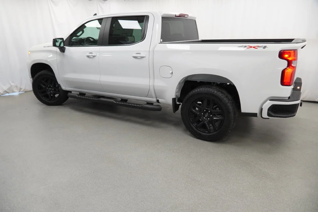 New 2026 Summit White Chevrolet RST image 6