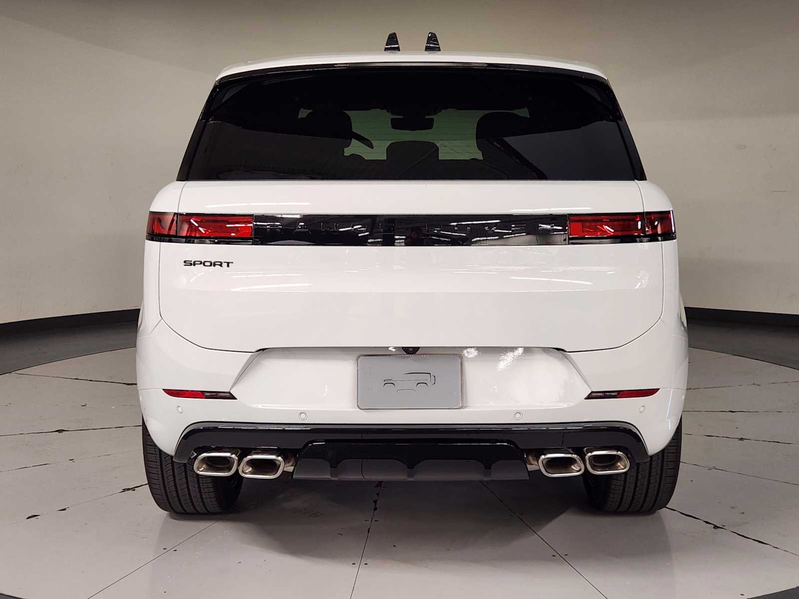 New 2026 Fuji White Land Rover Dynamic SE image 10