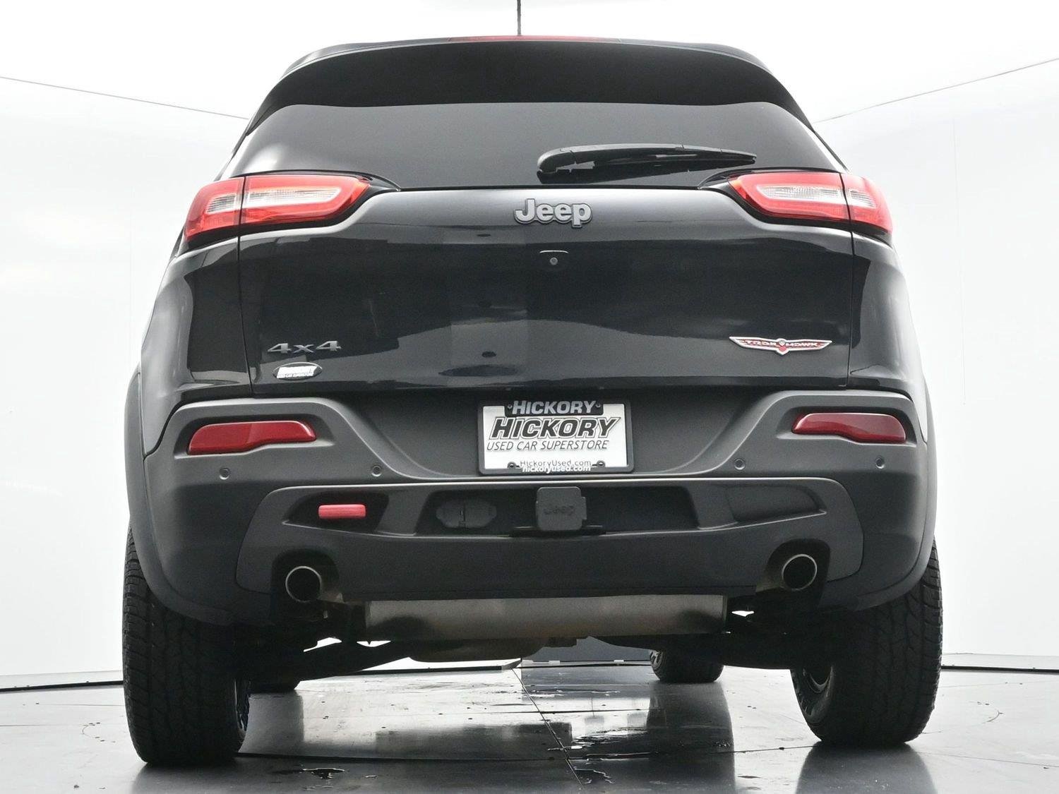 Used 2018 Diamond Black Crystal Pearlcoat Jeep Trailhawk image 45