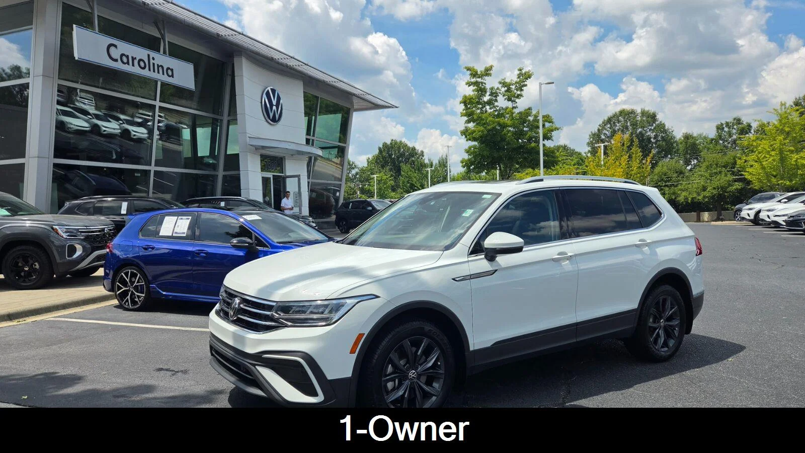 Certified Used 2022 Pure White Volkswagen SE image 1
