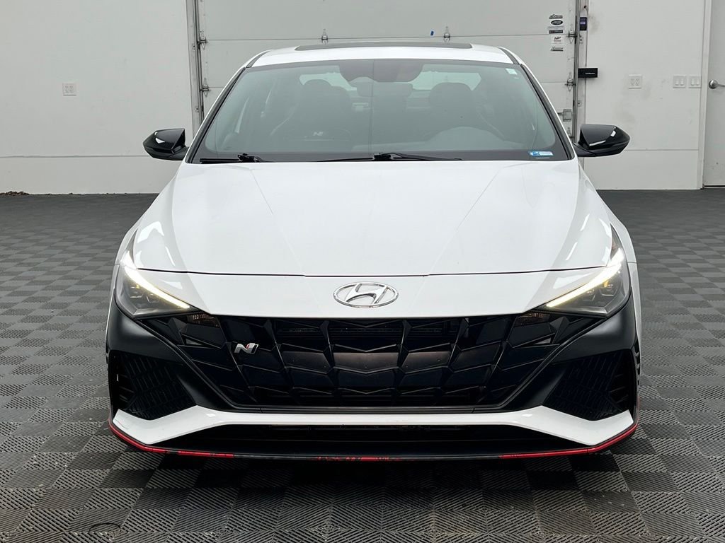 Used 2022 White Hyundai Base image 14