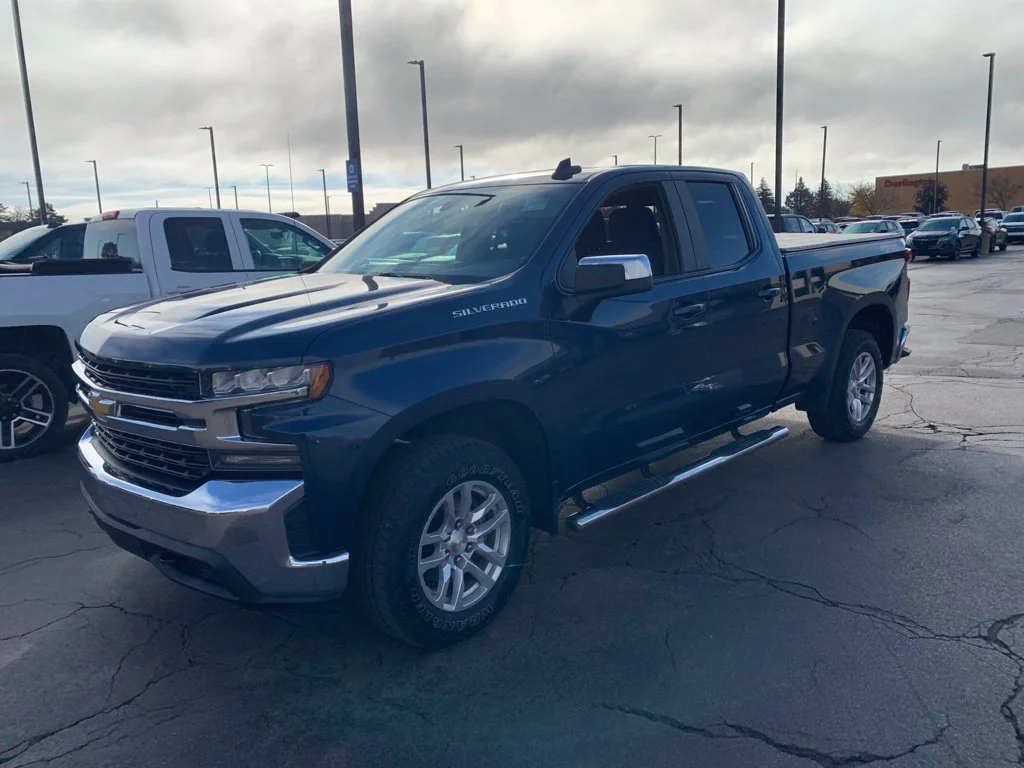 Used 2019 Blue Metallic Chevrolet LT image 2