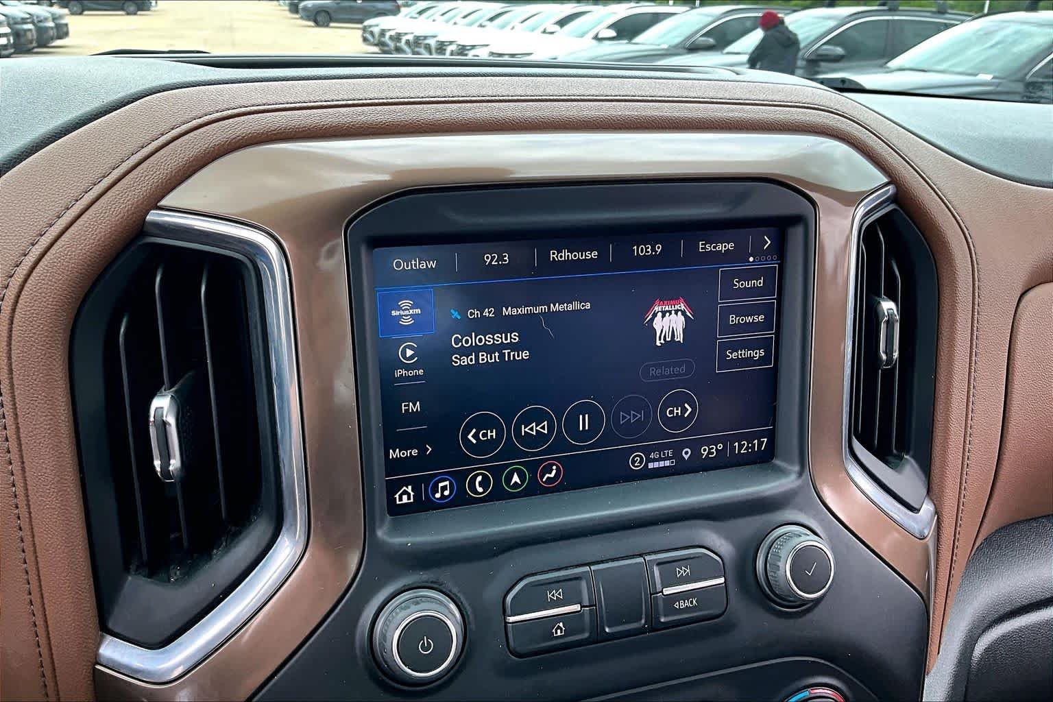 Used 2022 Iridescent Pearl Tricoat Chevrolet High Country image 31