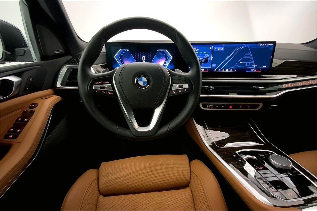 Used 2026 Black Sapphire Metallic BMW  image 4