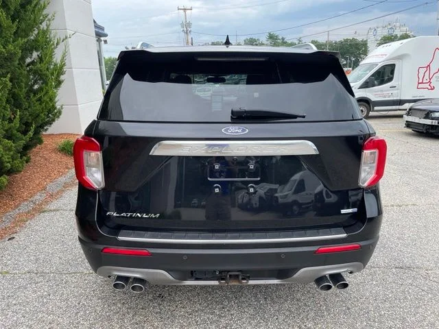 Used 2020 Black Metallic Ford Platinum image 8