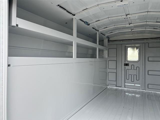 Used 2024 Oxford White Ford T350 AWD SRW image 30