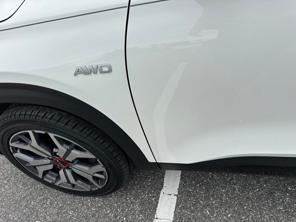Used 2023 White Kia SX image 14