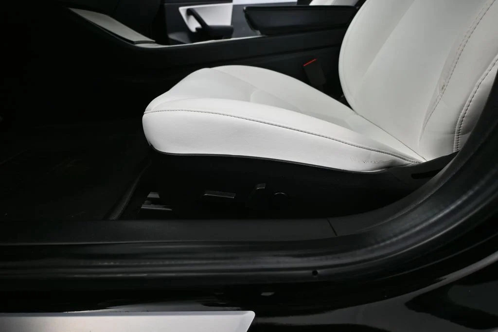 Used 2018 Black Tesla Long Range image 19