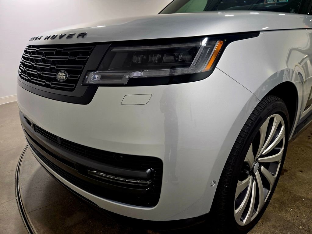 Certified Used 2025  Land Rover Autobiography image 10