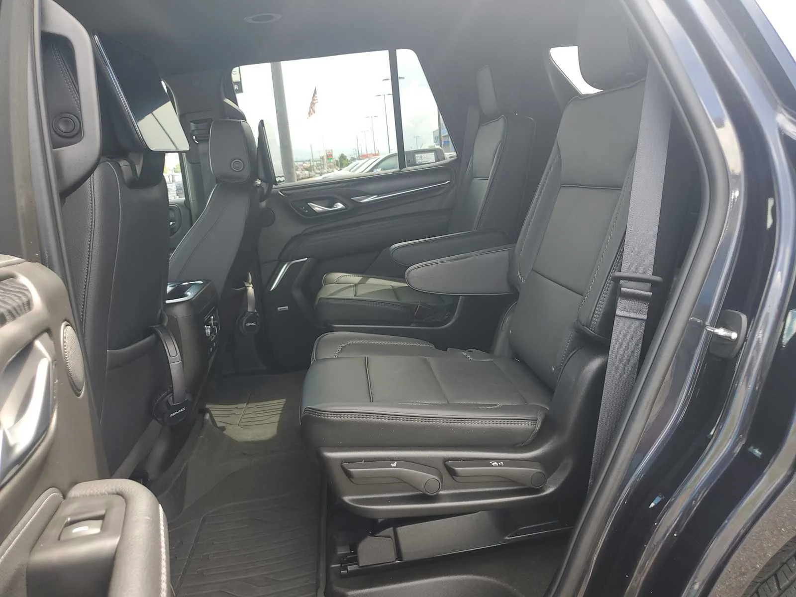 Used 2023 TITANIUM RUSH METALLIC GMC Denali image 22