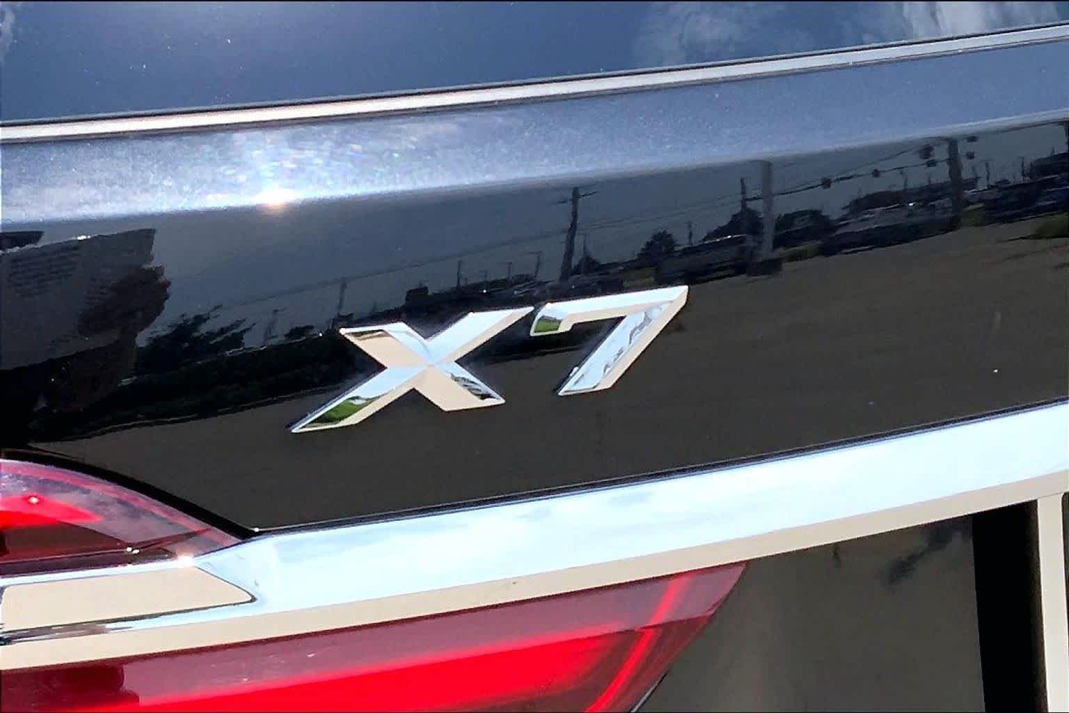 Used 2020 Black Sapphire Metallic BMW xDrive40i image 29