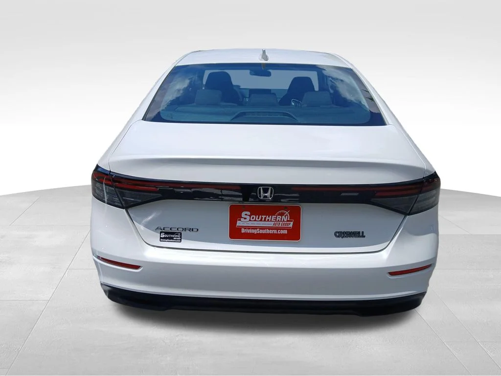 Used 2024 White Honda EX image 4