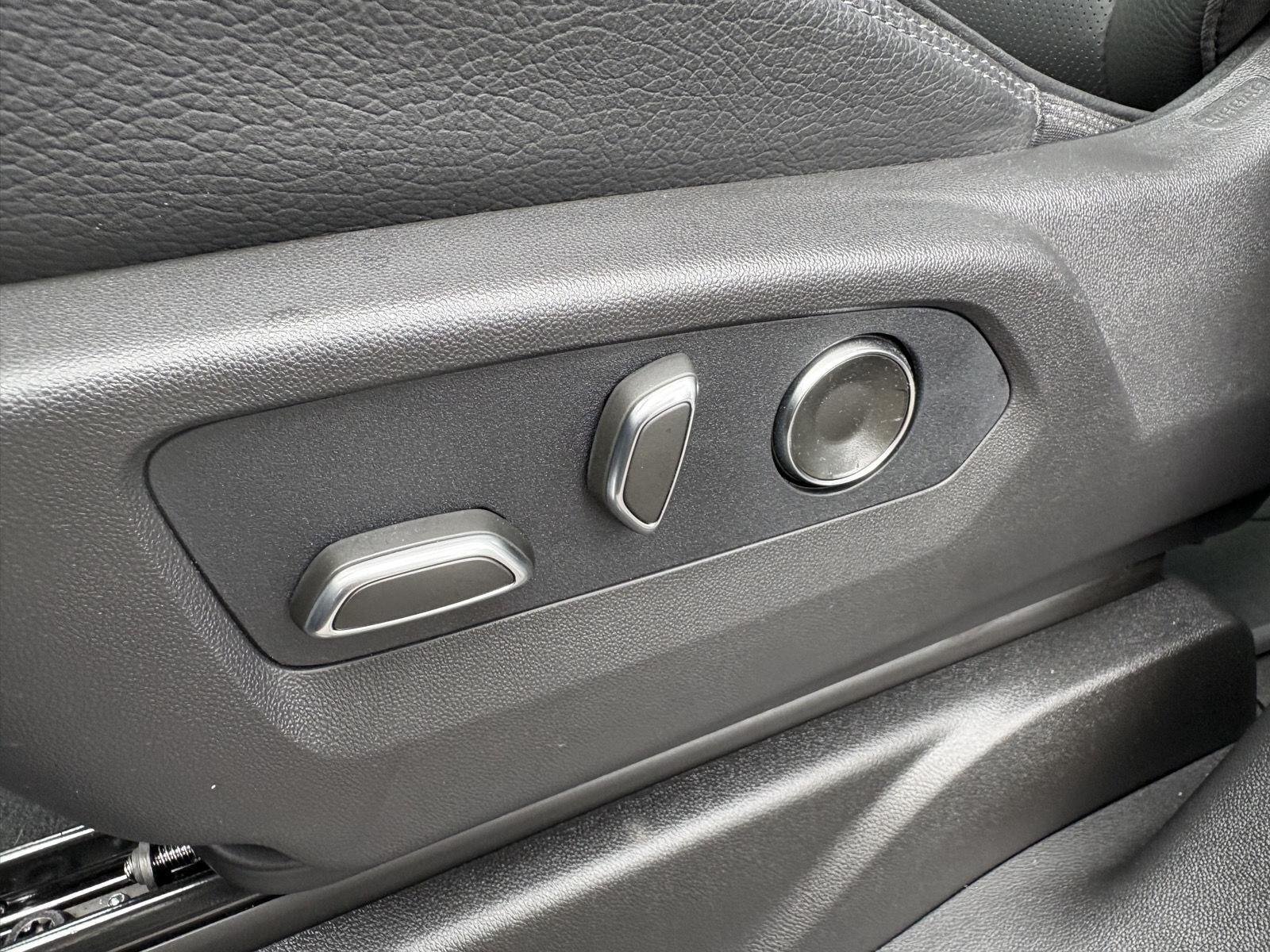 Used 2026 Onyx Black GMC Denali image 13
