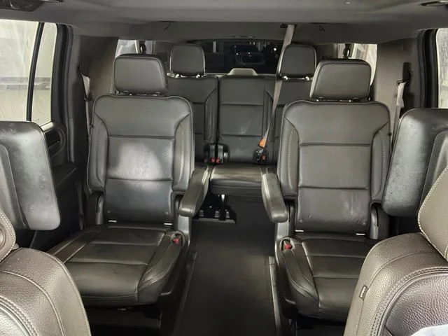 Used 2021 White GMC Denali image 30