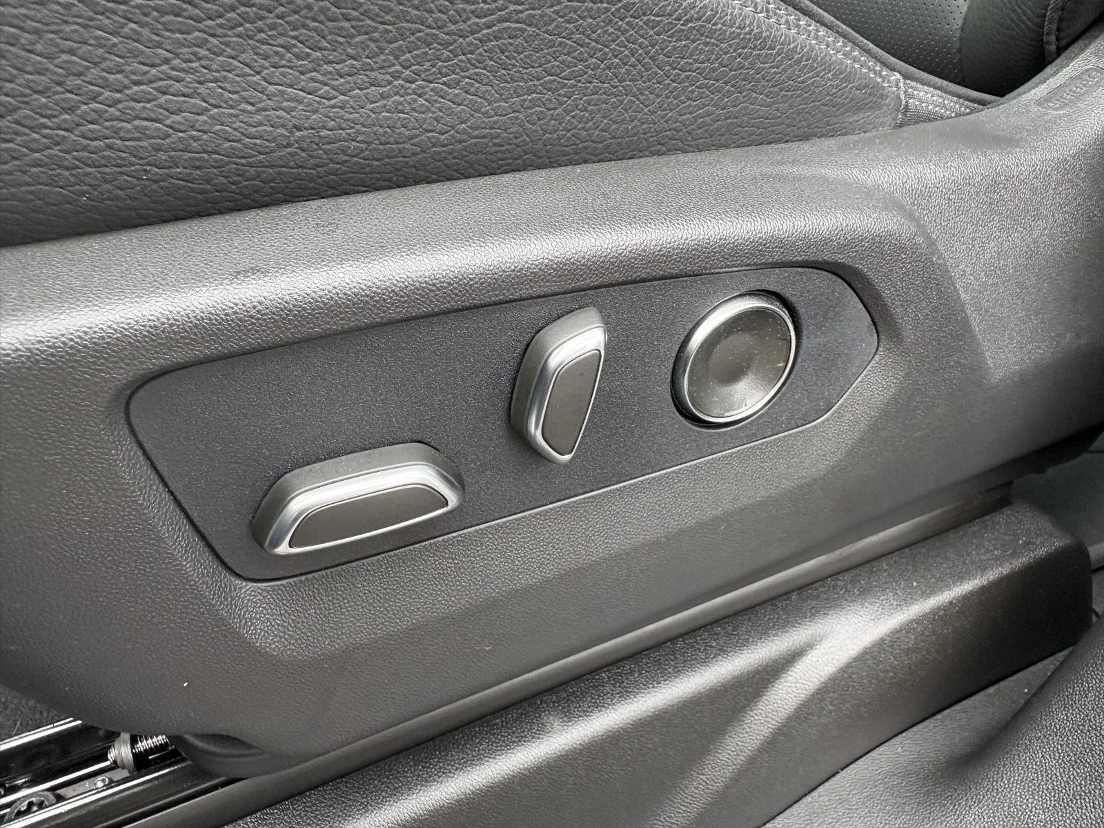 Used 2026 Onyx Black GMC Denali image 13