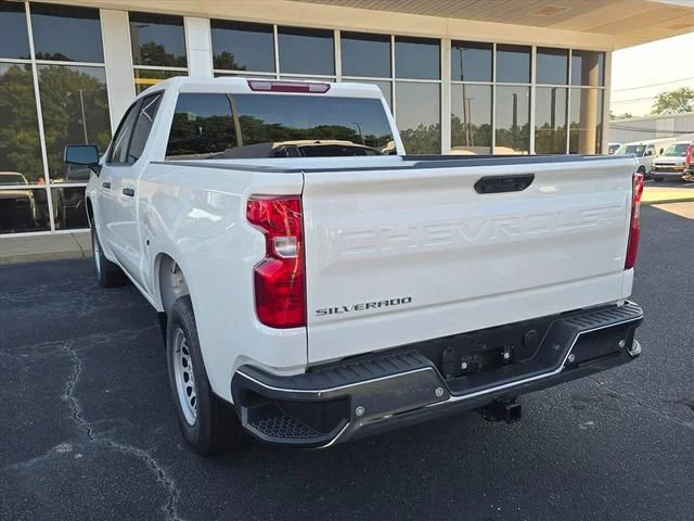 New 2026 Summit White Chevrolet WT image 8