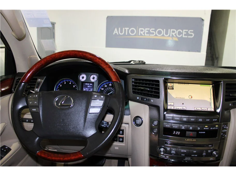 2011 Lexus LX 570 - Photo 38