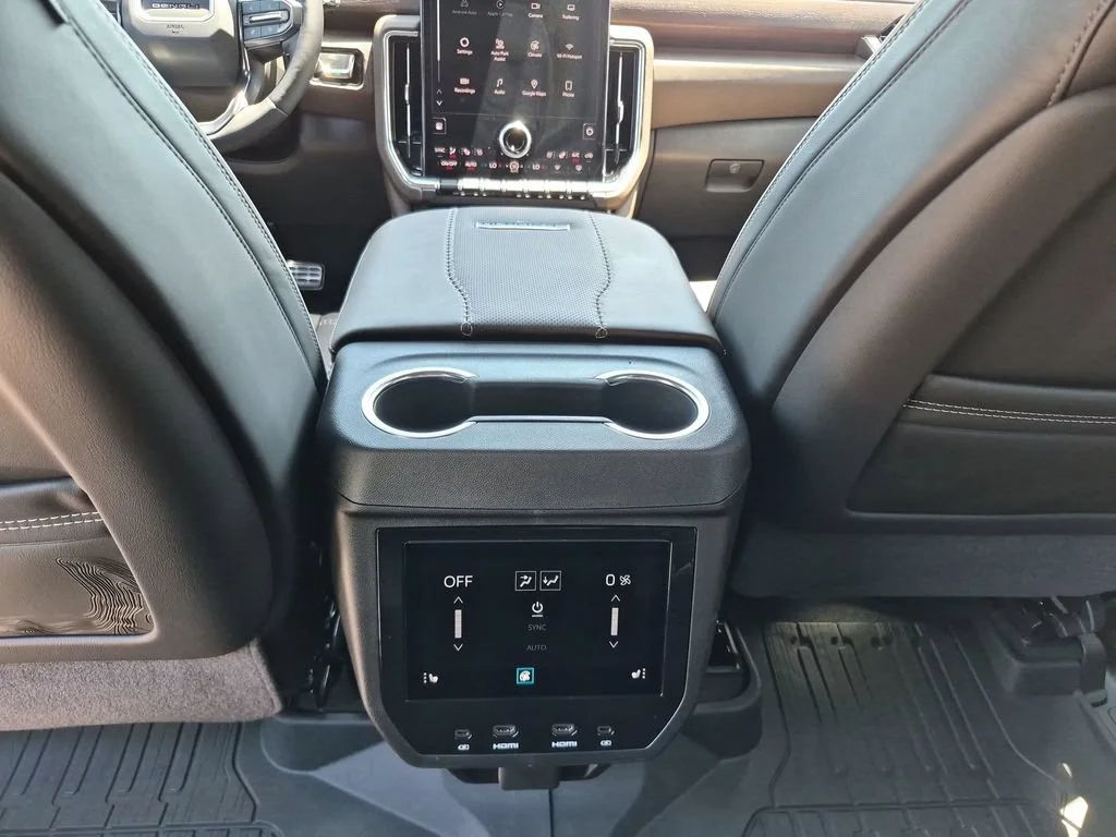 2026 GMC Yukon XL Denali Ultimate - Photo 36