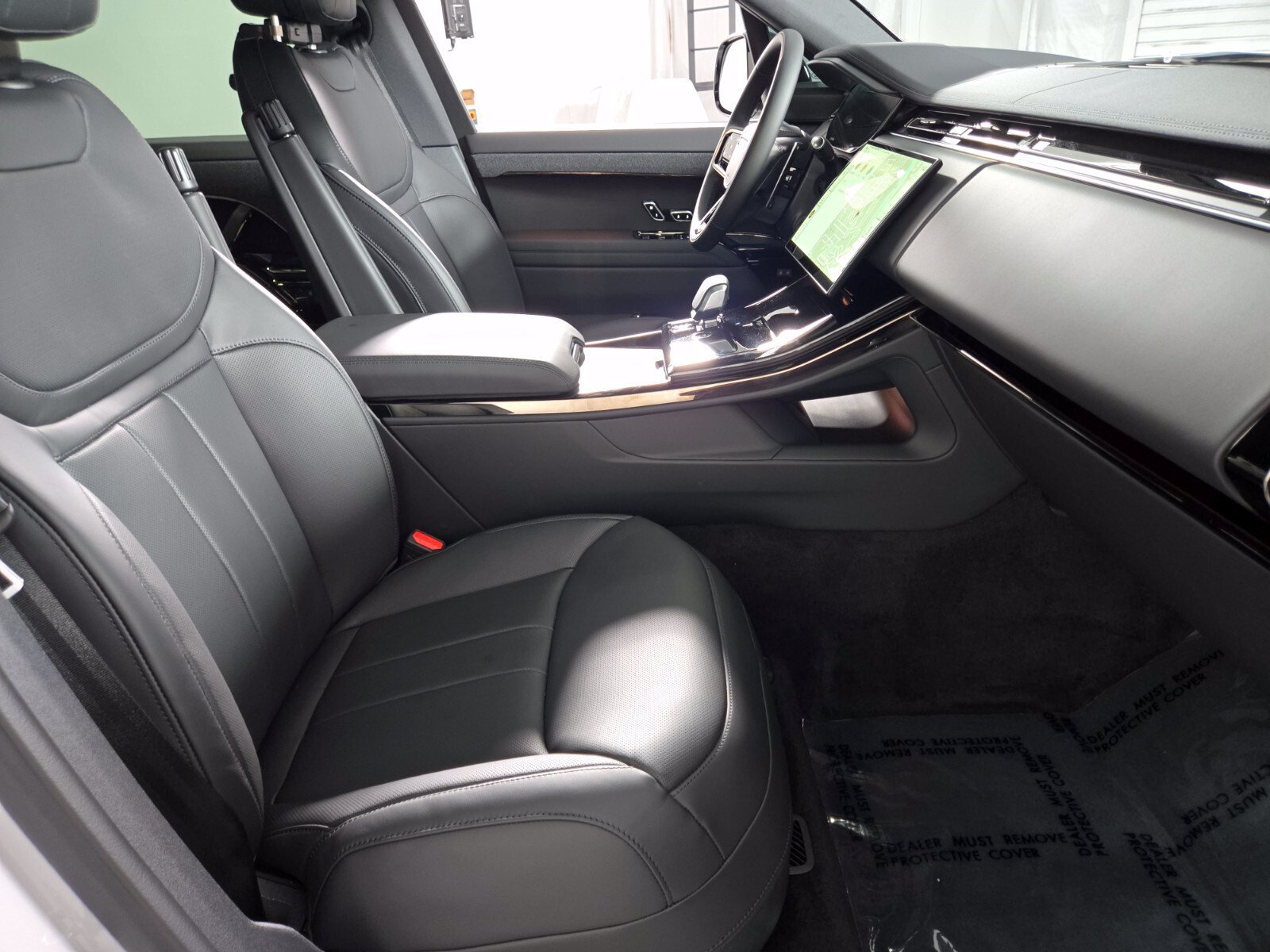 New 2027 Borasco Grey Land Rover Dynamic SE image 3