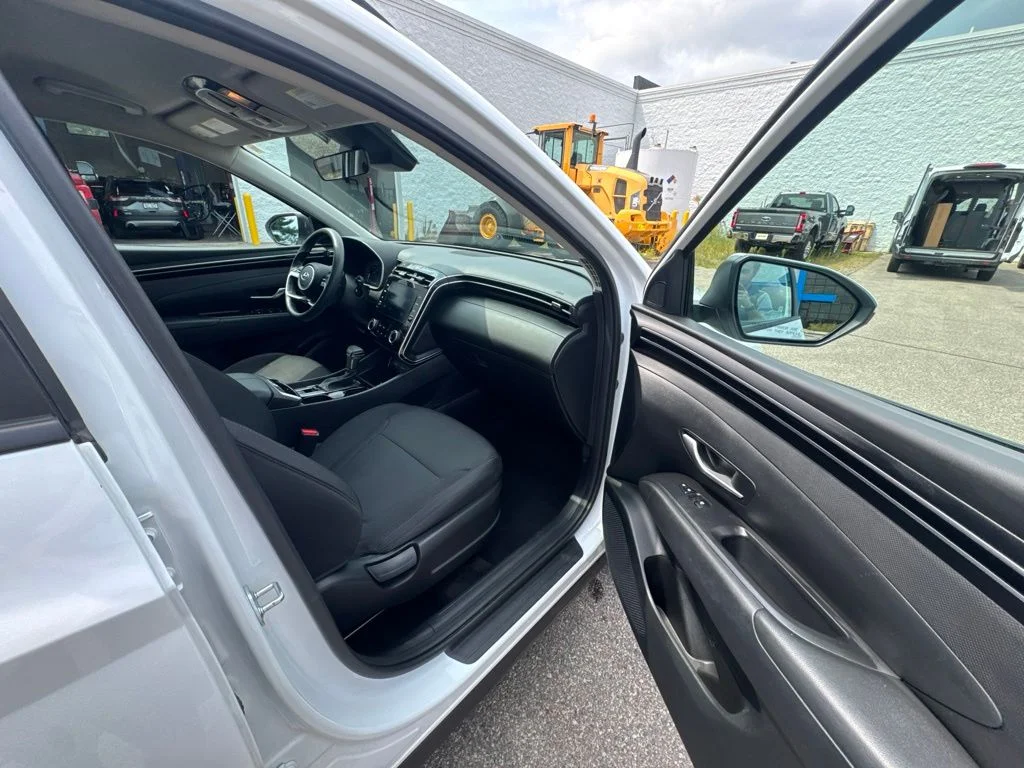 Used 2022 Quartz White Hyundai SEL image 30