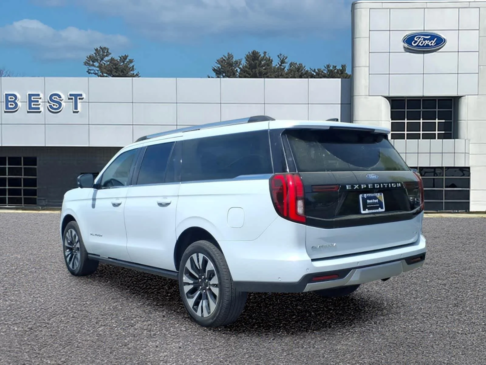 Used 2025 Space Silver Metallic Ford Platinum image 9