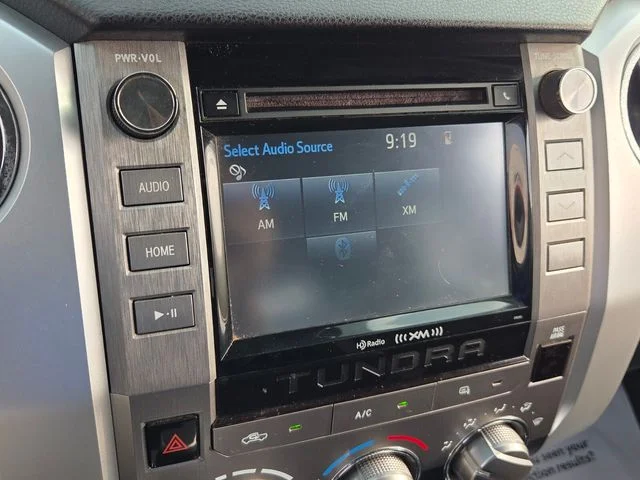 Used 2018 Silver Toyota SR5 image 20