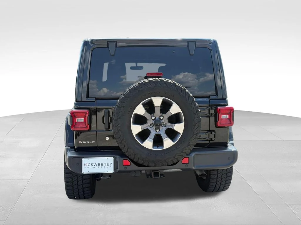 Used 2018 Black Jeep Unlimited Sahara image 25