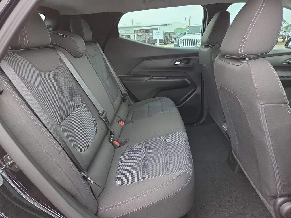 New 2027 Mosaic Black Metallic Chevrolet LT image 17